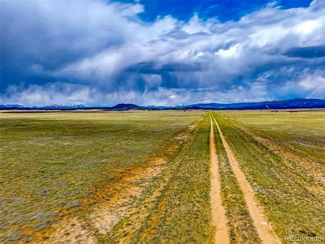 555 North Place Lake George, CO 80827