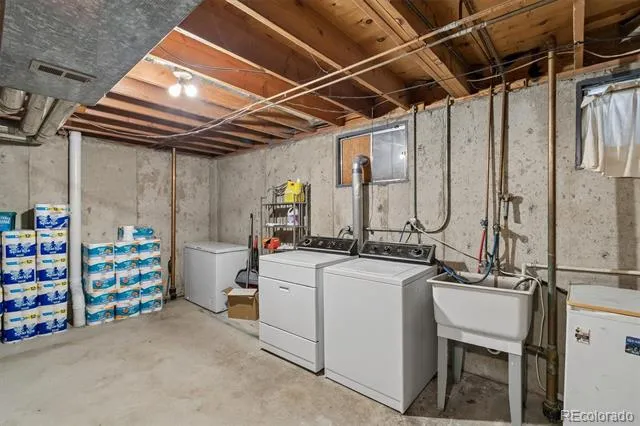1856 S Urban Way Lakewood, CO 80228