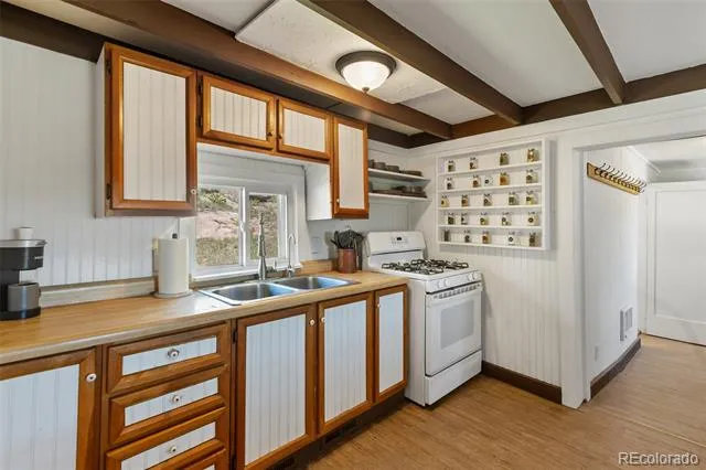 185 Canyon Drive Florissant, CO 80816