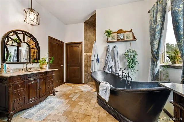 549 Mohawk Heights Florissant, CO 80816