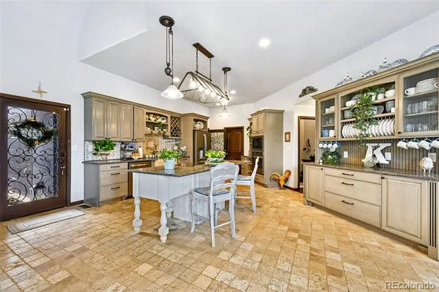 549 Mohawk Heights Florissant, CO 80816