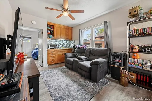 2219 Nevada Avenue Colorado Springs, CO 80907