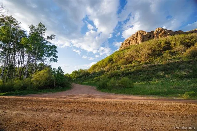 22090 County Road 212 Oak Creek, CO 80467