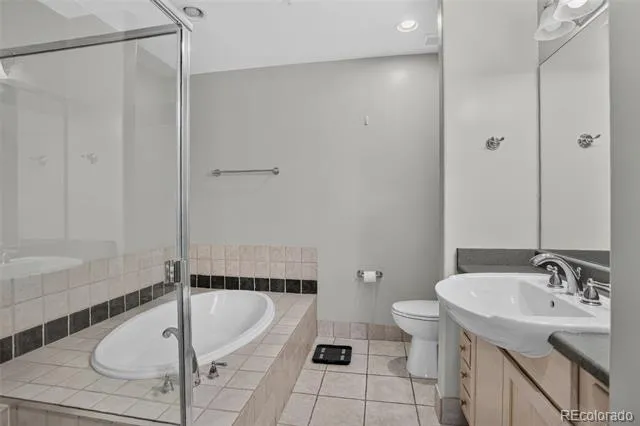 4875 S Monaco Street #309 Denver, CO 80237