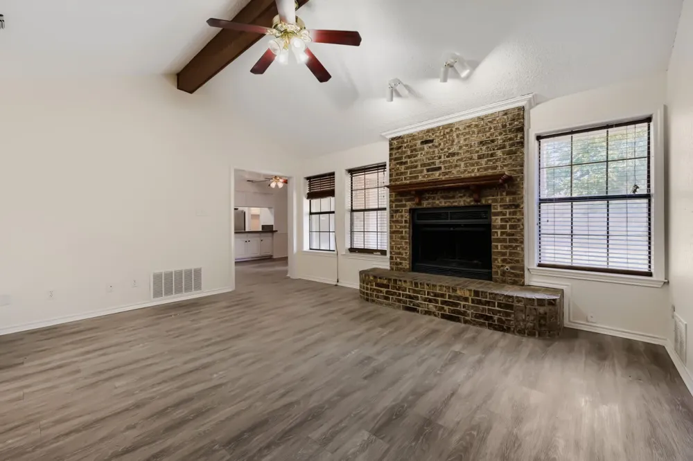 315 Tanglewood Street Denton, TX 76207