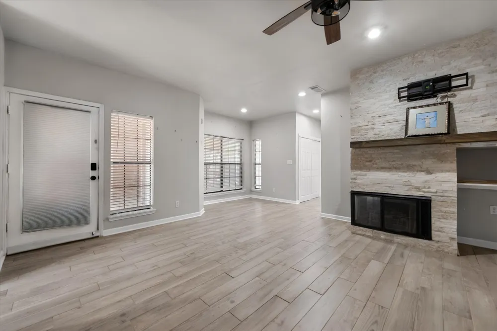 2730 Silver Creek Drive #128 Arlington, TX 76006