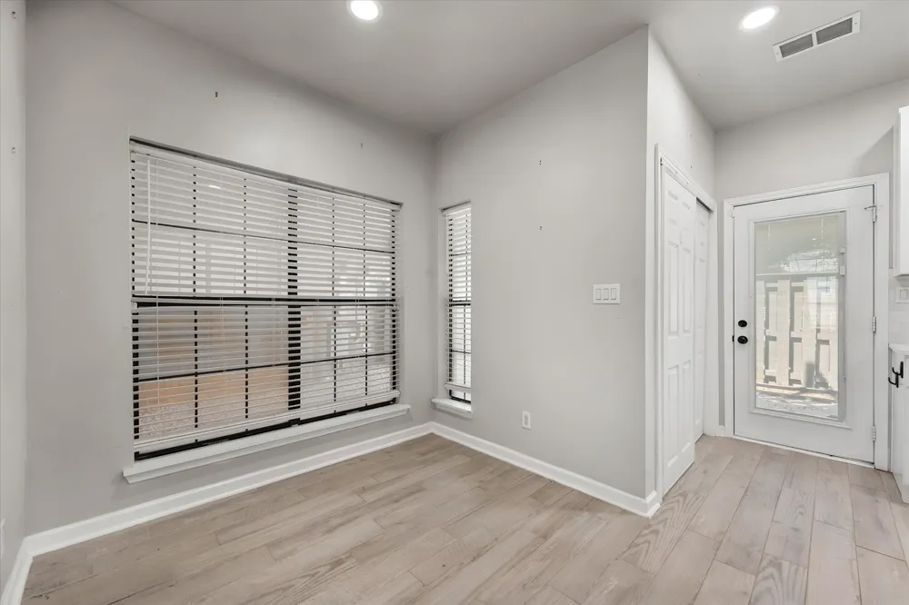 2730 Silver Creek Drive #128 Arlington, TX 76006