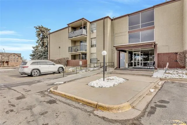 2231 S Vaughn Way #315B Aurora, CO 80014