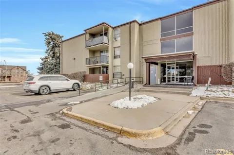 2231 S Vaughn Way #315B