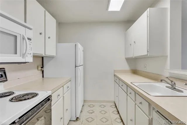 2231 S Vaughn Way #315B Aurora, CO 80014