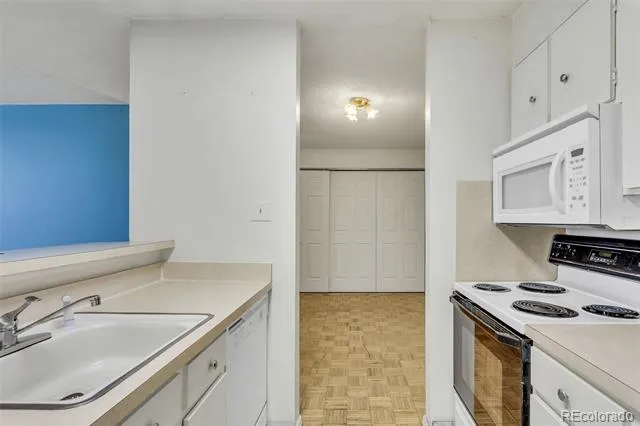 2231 S Vaughn Way #315B Aurora, CO 80014