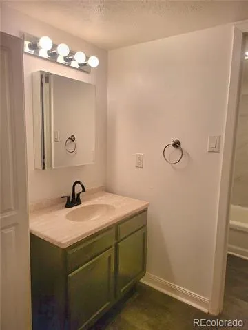 2525 S Dayton Way #1705 Denver, CO 80231