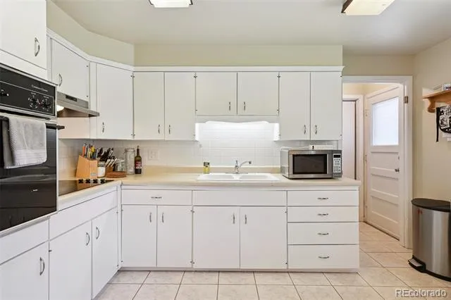 8250 Chase Way Arvada, CO 80003