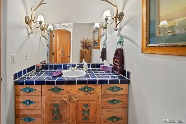 8221 Cuerna Verde Road Rye, CO 81069