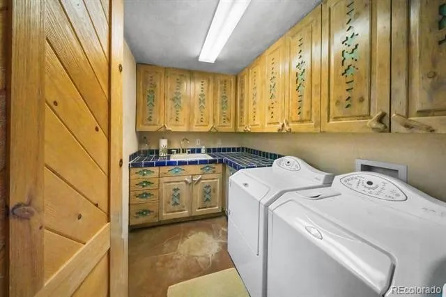 8221 Cuerna Verde Road Rye, CO 81069