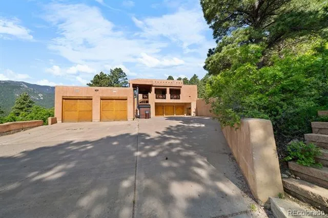8221 Cuerna Verde Road Rye, CO 81069