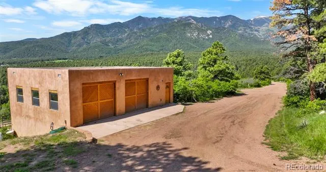8221 Cuerna Verde Road Rye, CO 81069