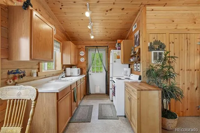 1600 Swiggler Road Jefferson, CO 80456