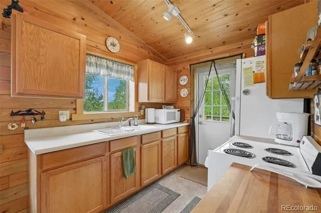 1600 Swiggler Road Jefferson, CO 80456