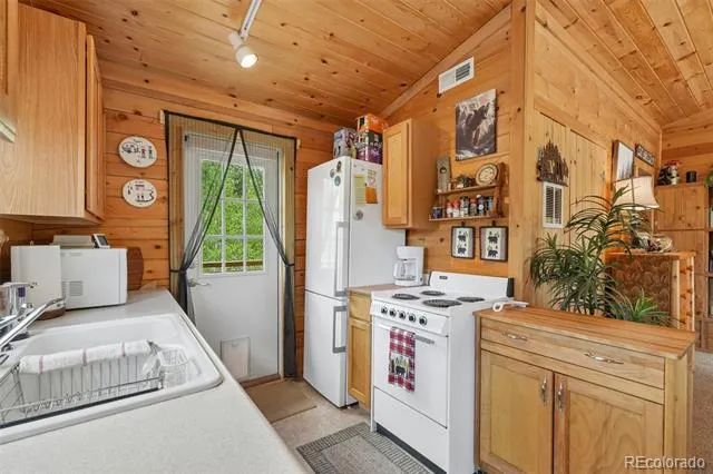 1600 Swiggler Road Jefferson, CO 80456