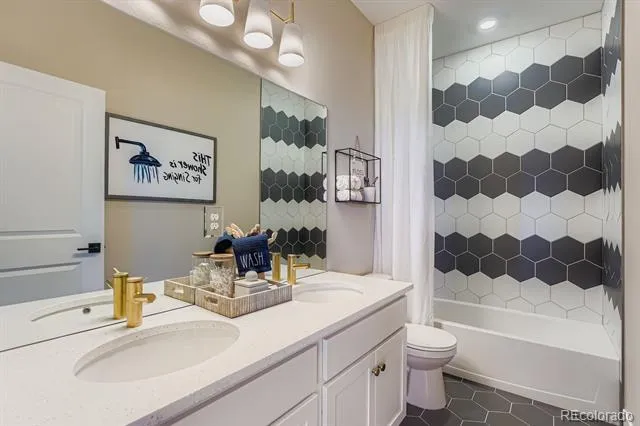 55043 E 27th Avenue Strasburg, CO 80136