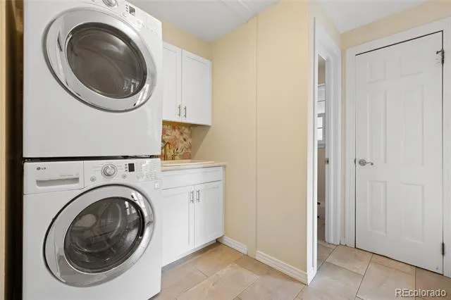 4301 S Alton Place Greenwood Village, CO 80111