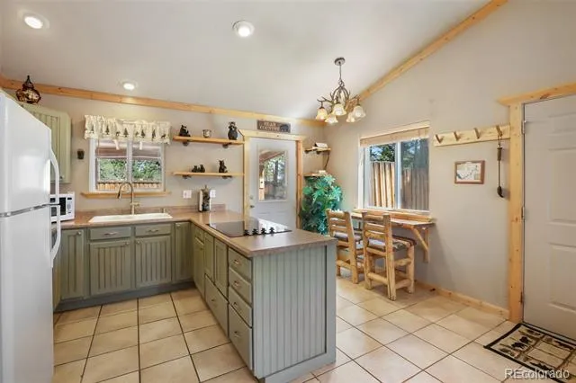 31 Handcart Circle Florissant, CO 80816