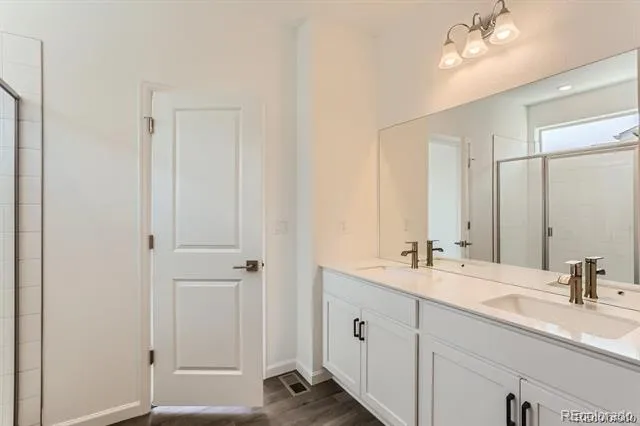 170 S Vandriver Way Aurora, CO 80018