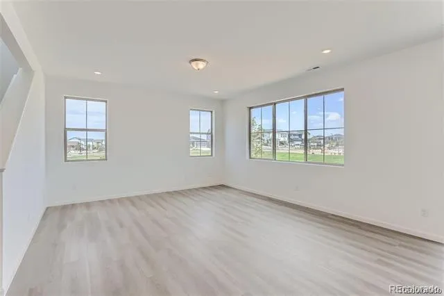 170 S Vandriver Way Aurora, CO 80018