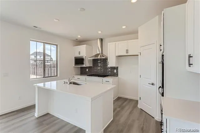 170 S Vandriver Way Aurora, CO 80018