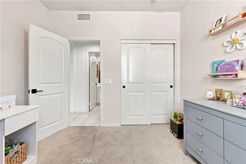3268 S Westmont Lane #8 Ontario, CA 91761