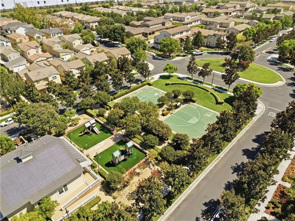 3268 S Westmont Lane #8 Ontario, CA 91761
