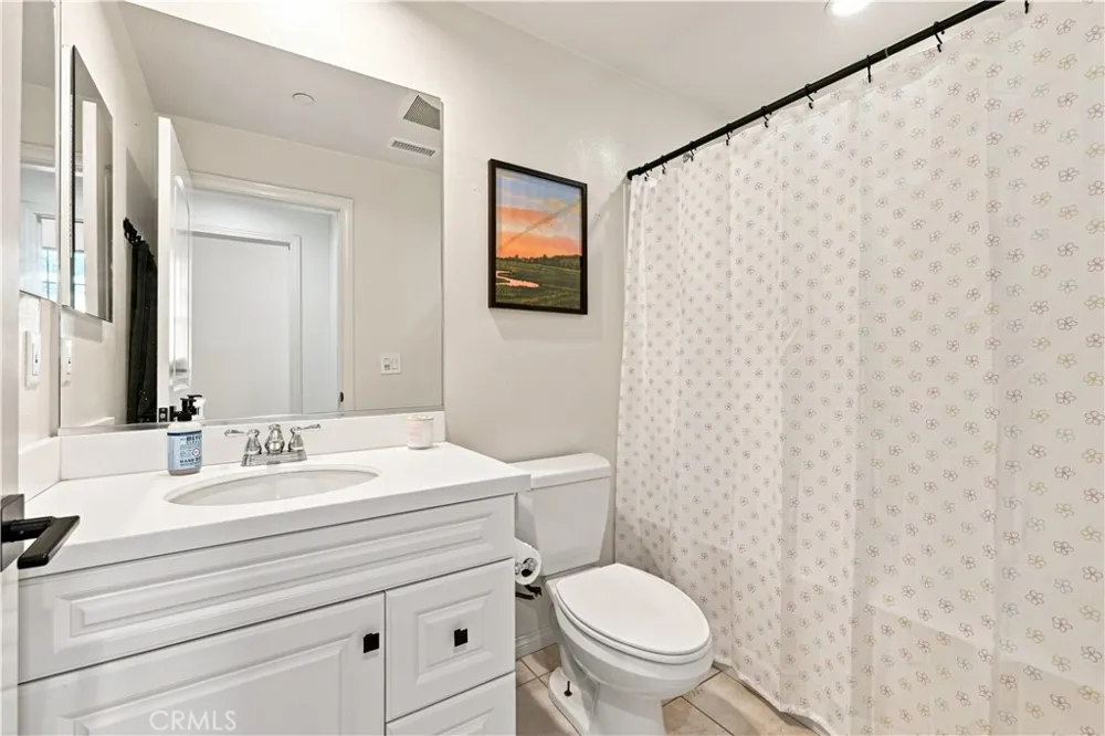 3268 S Westmont Lane #8 Ontario, CA 91761