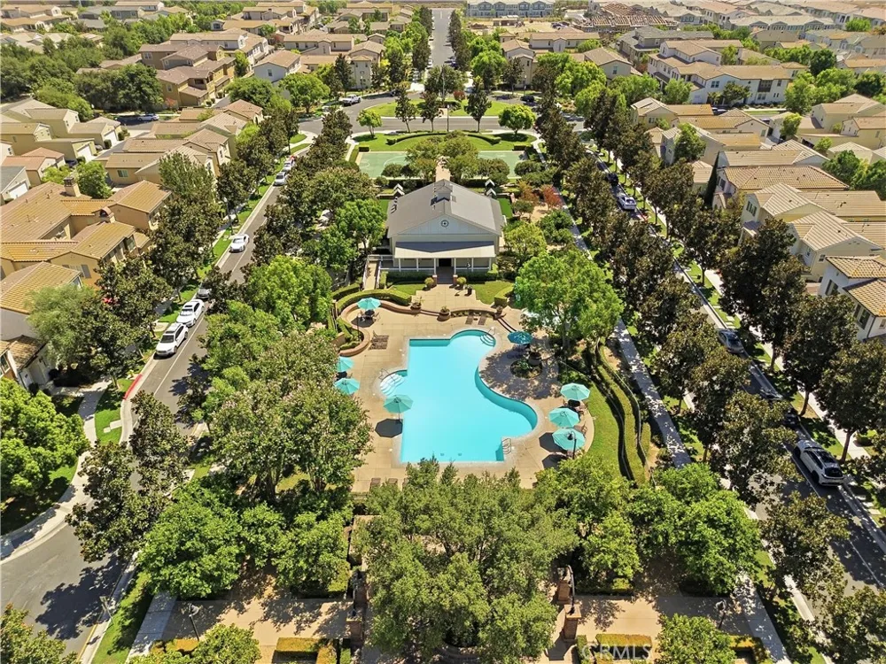 3268 S Westmont Lane #8 Ontario, CA 91761