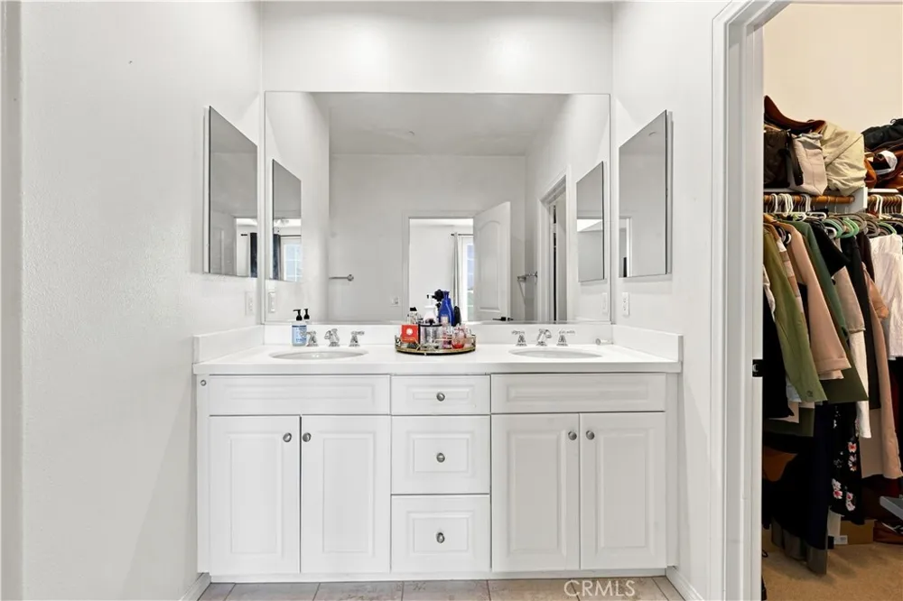 3268 S Westmont Lane #8 Ontario, CA 91761