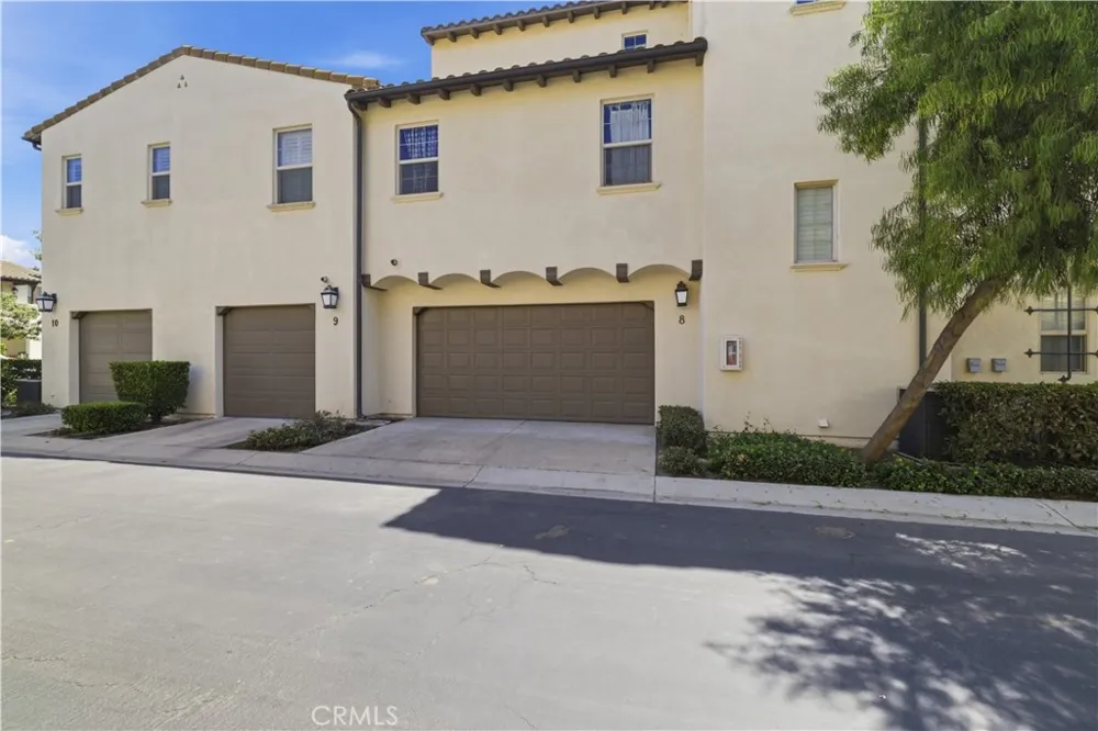 3268 S Westmont Lane #8 Ontario, CA 91761
