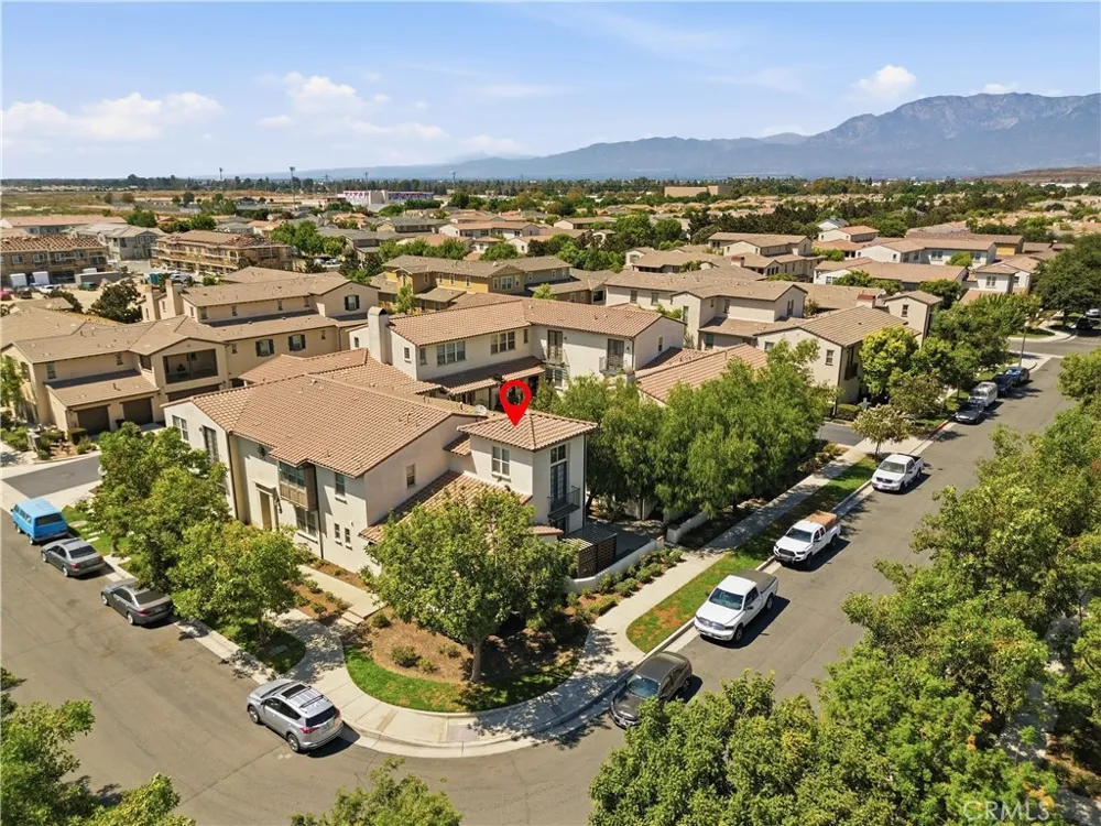 3268 S Westmont Lane #8 Ontario, CA 91761