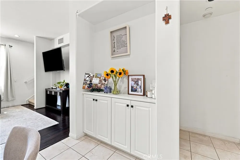 3268 S Westmont Lane #8 Ontario, CA 91761