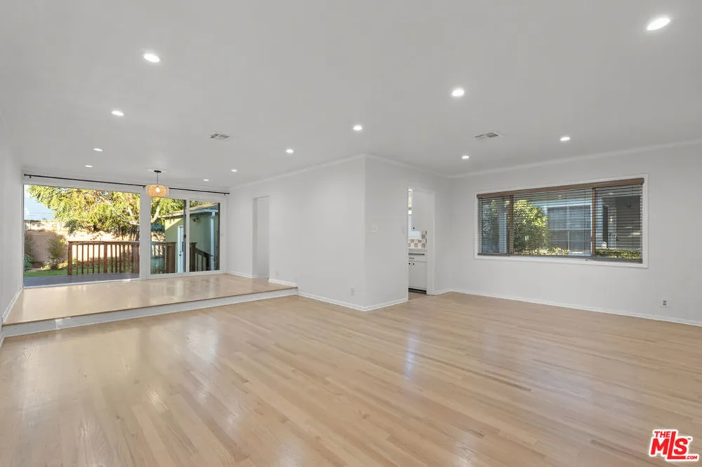 3760 Beethoven Street Los Angeles, CA 90066