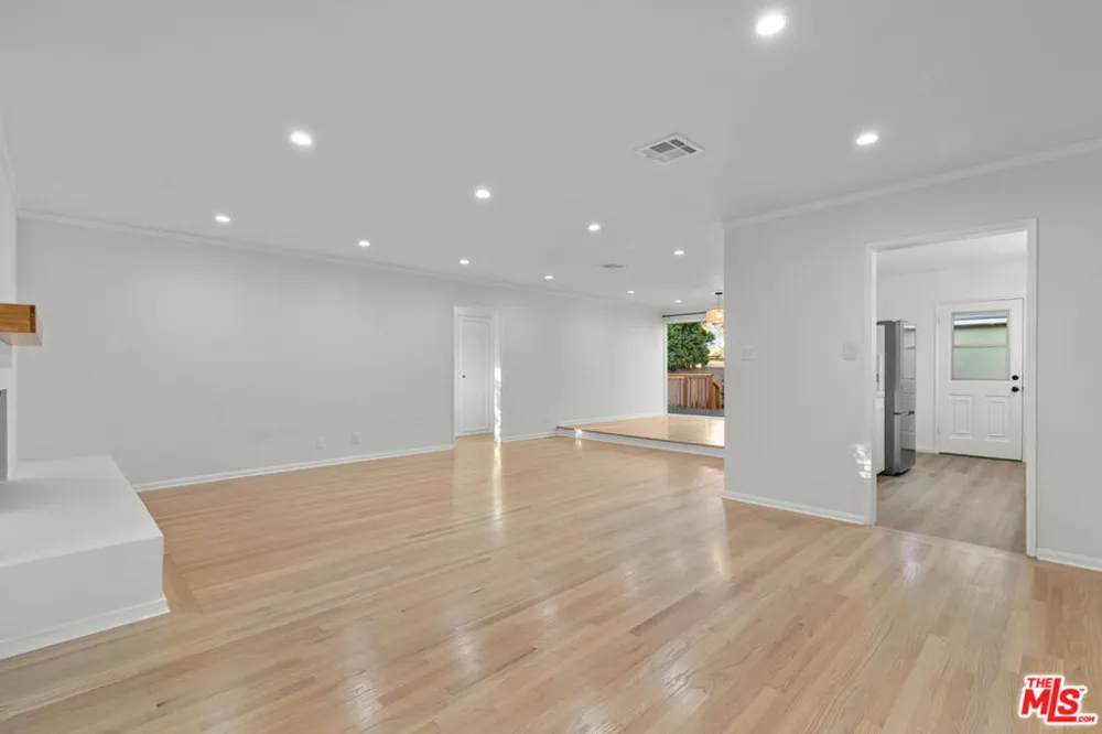 3760 Beethoven Street Los Angeles, CA 90066