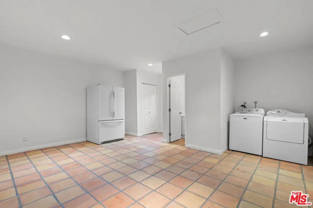 3760 Beethoven Street Los Angeles, CA 90066