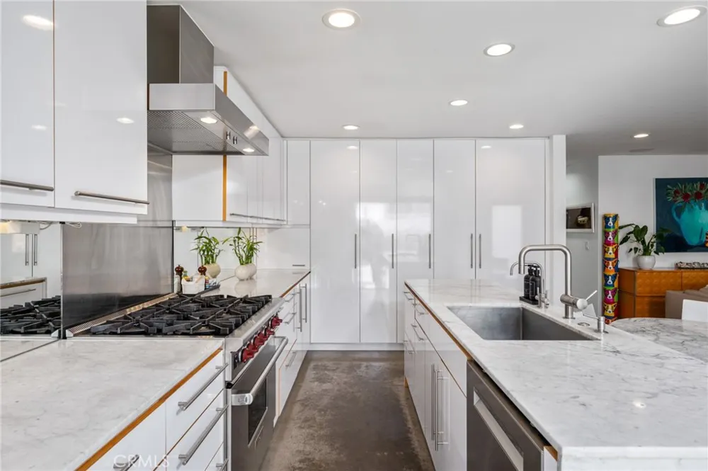 324 6th Street Manhattan Beach, CA 90266