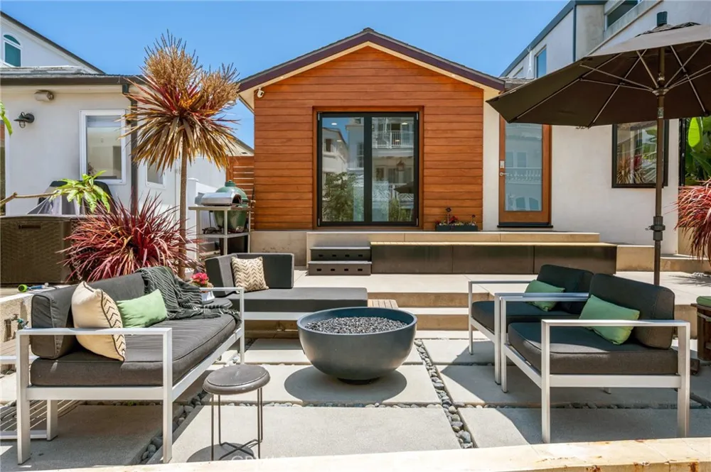 324 6th Street Manhattan Beach, CA 90266
