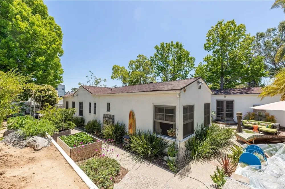 1701 Pier Avenue Santa Monica, CA 90405