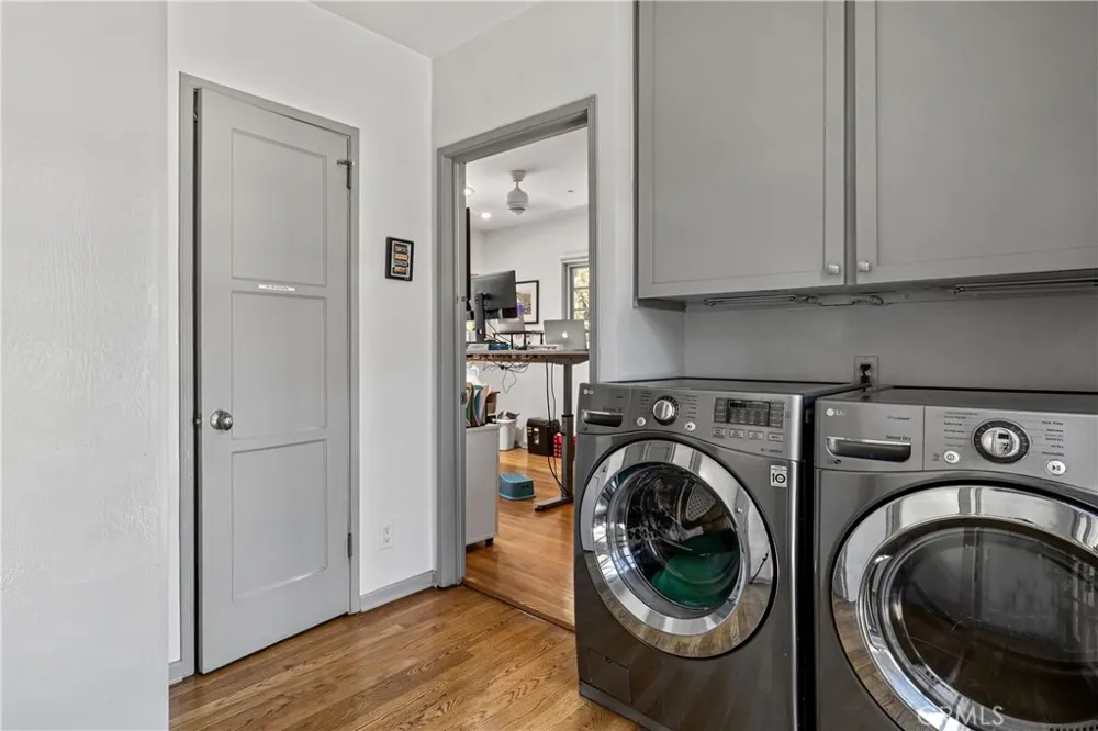 1701 Pier Avenue Santa Monica, CA 90405