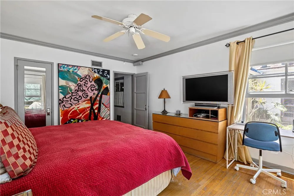 1701 Pier Avenue Santa Monica, CA 90405