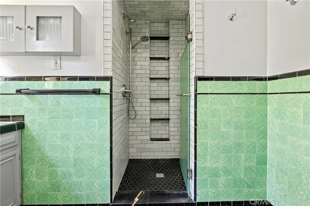 1701 Pier Avenue Santa Monica, CA 90405