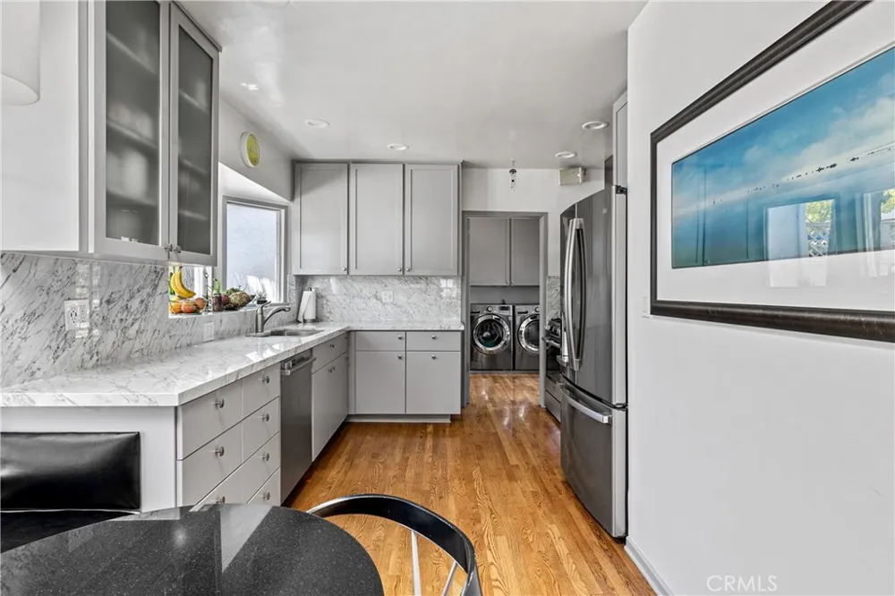1701 Pier Avenue Santa Monica, CA 90405