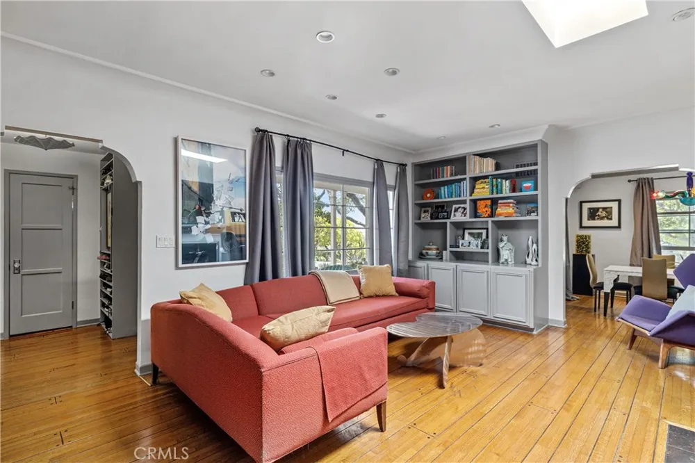 1701 Pier Avenue Santa Monica, CA 90405