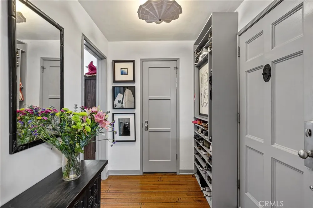 1701 Pier Avenue Santa Monica, CA 90405